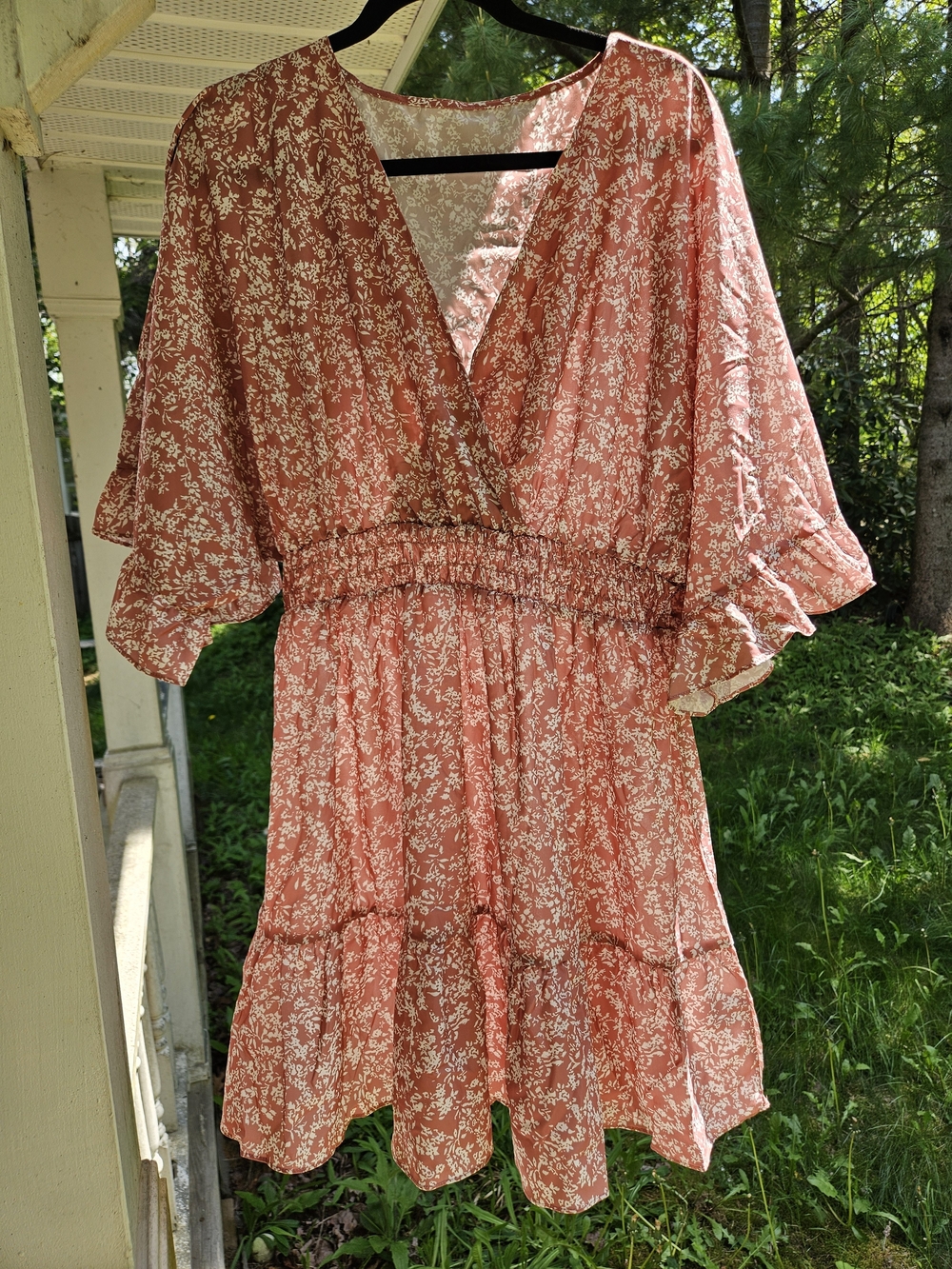 NWOT Size XL Floral Surplice Smocked Waist Mini DressDusty Coral & White Ruffles